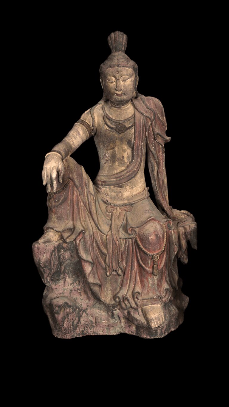 唐朝 香樟木雕彩繪觀世音菩薩坐像