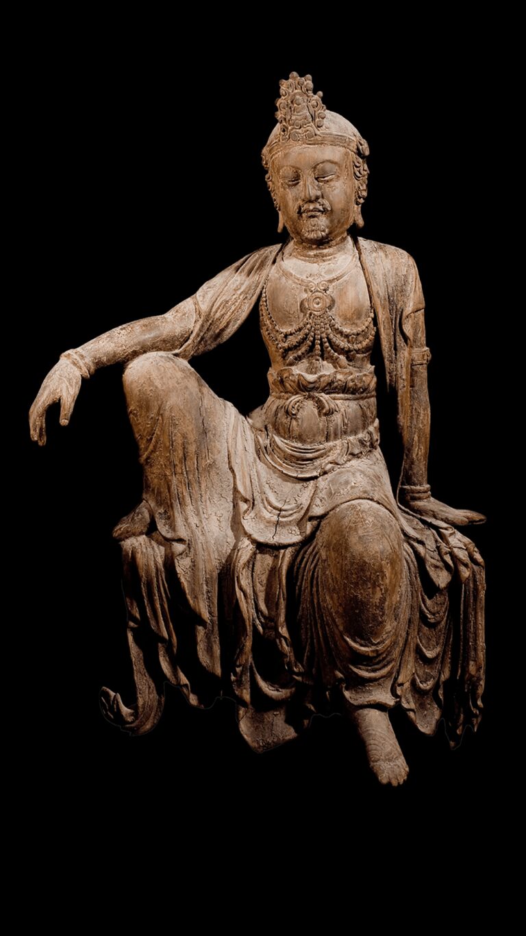 元代 香樟木雕彩繪觀世音菩薩坐像